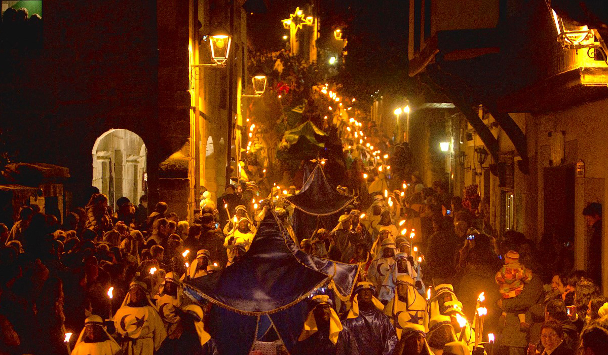 La Cabalgata de Reyes de Santillana del Mar celebrará este año su 60ª  edición. - Santillana del Mar Turismo