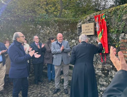 El Ayuntamiento de Santillana del Mar honrará al cura que ofició las misas durante 50 años y al médico que dejó huella en el municipio.